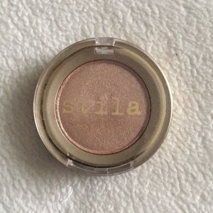 Stila eye shadow in KITTEN